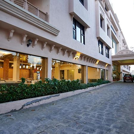 Hotel Jc Castle à Shirdi Extérieur photo