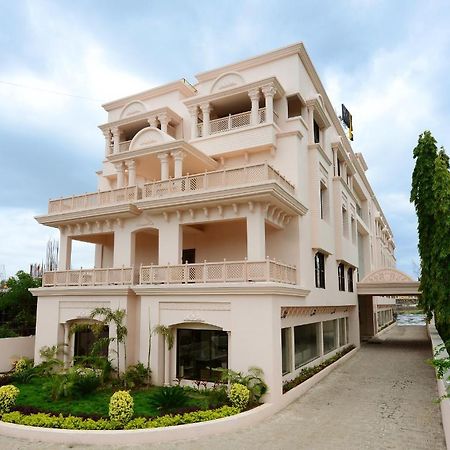 Hotel Jc Castle à Shirdi Extérieur photo