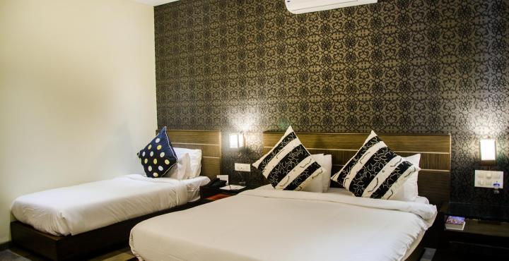Hotel Jc Castle à Shirdi Extérieur photo