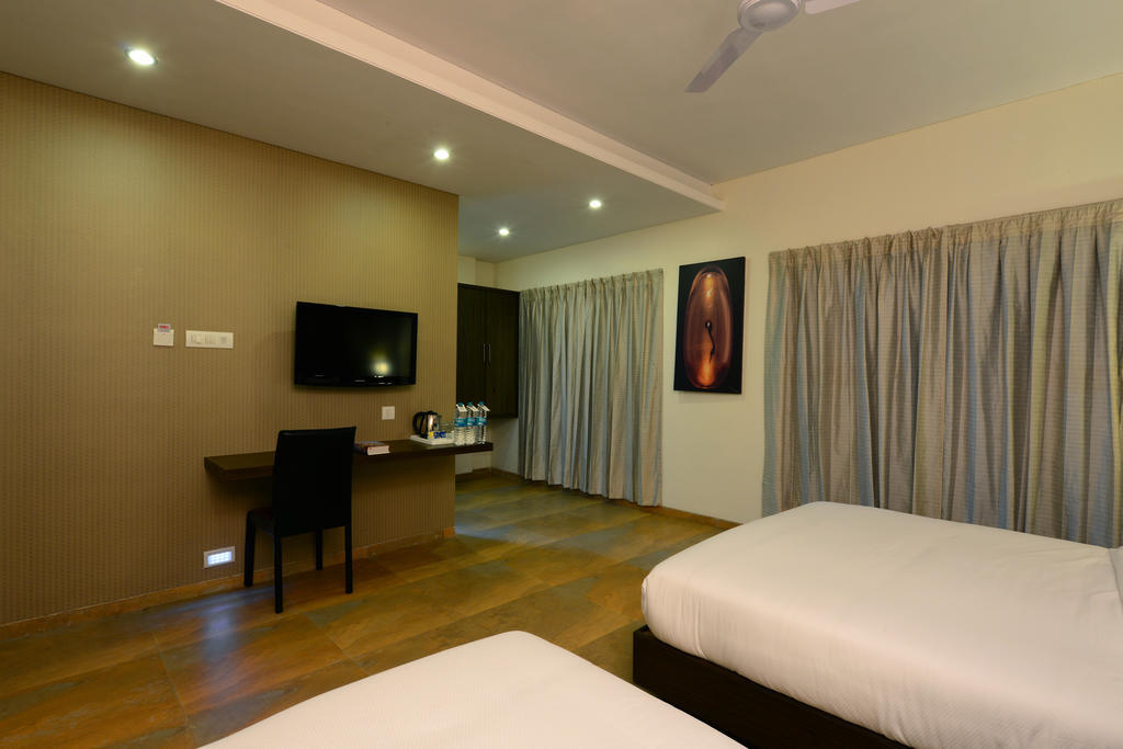 Hotel Jc Castle à Shirdi Extérieur photo