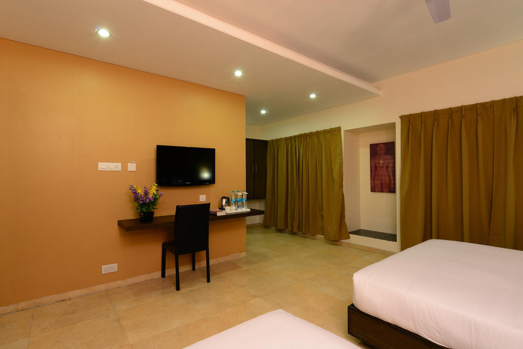 Hotel Jc Castle à Shirdi Extérieur photo