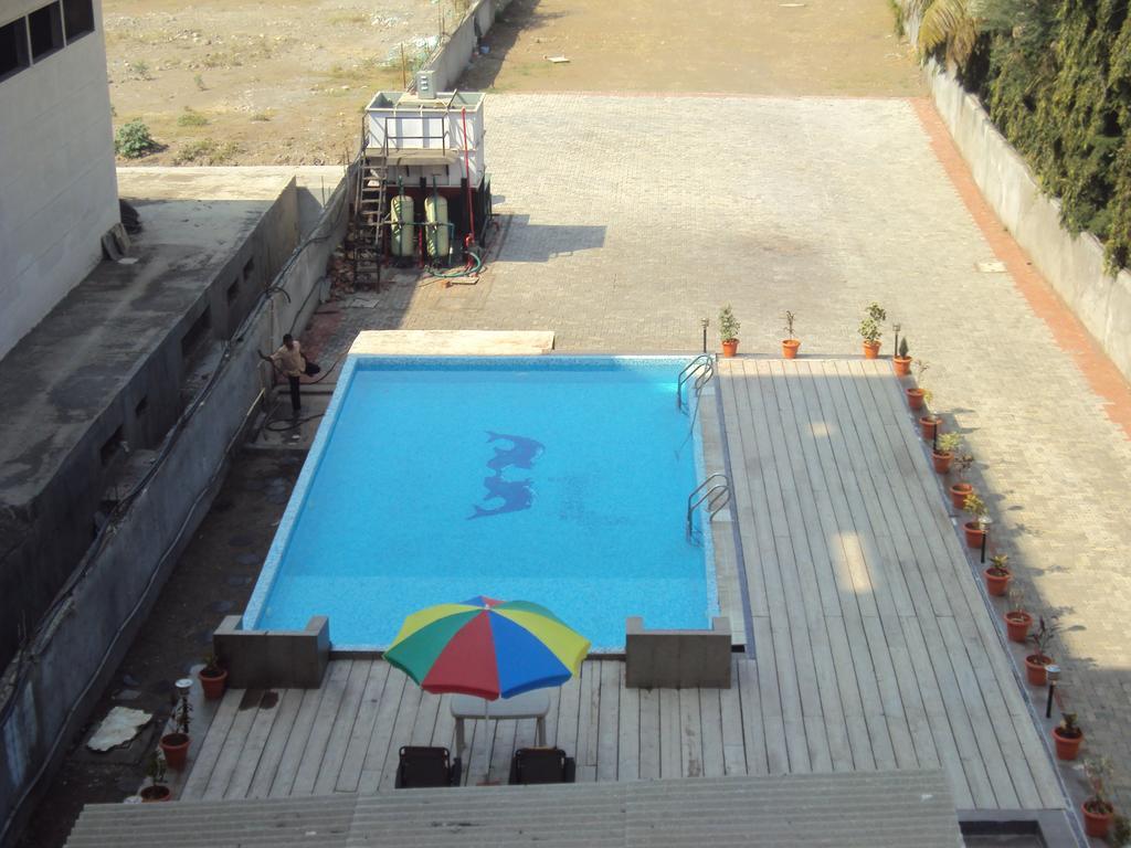 Hotel Jc Castle à Shirdi Extérieur photo