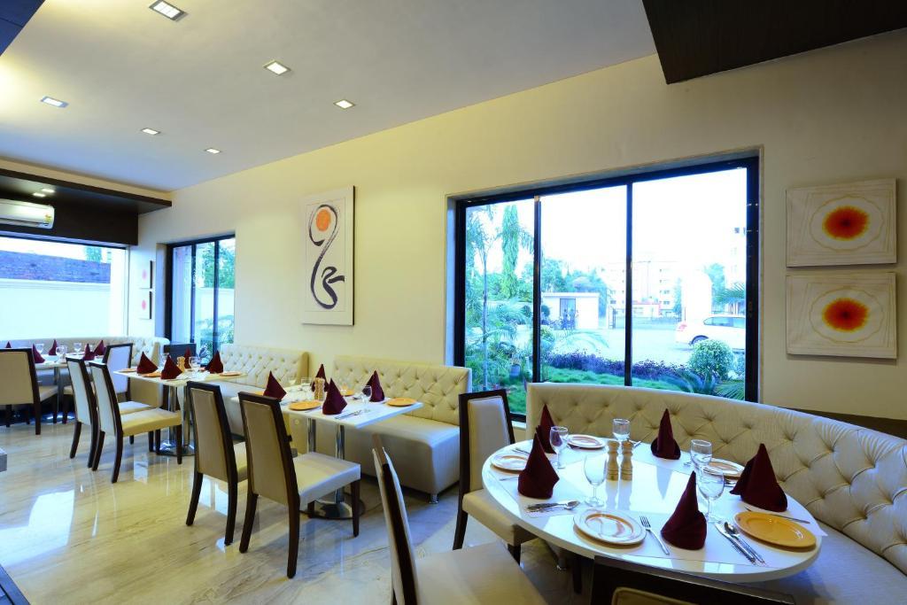 Hotel Jc Castle à Shirdi Extérieur photo