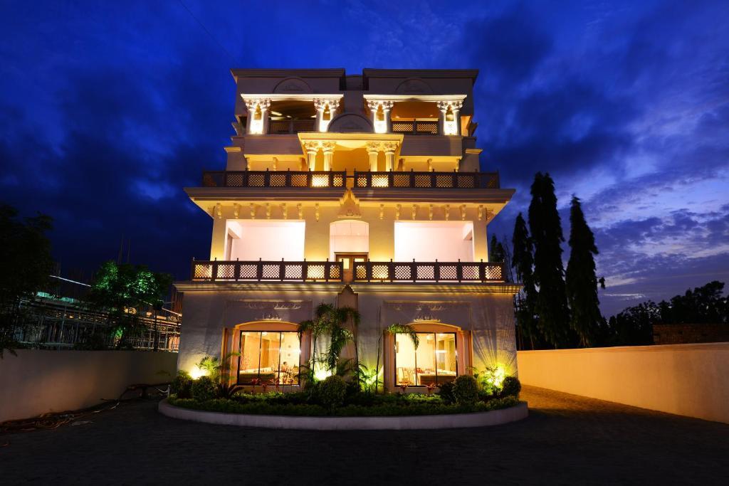 Hotel Jc Castle à Shirdi Extérieur photo