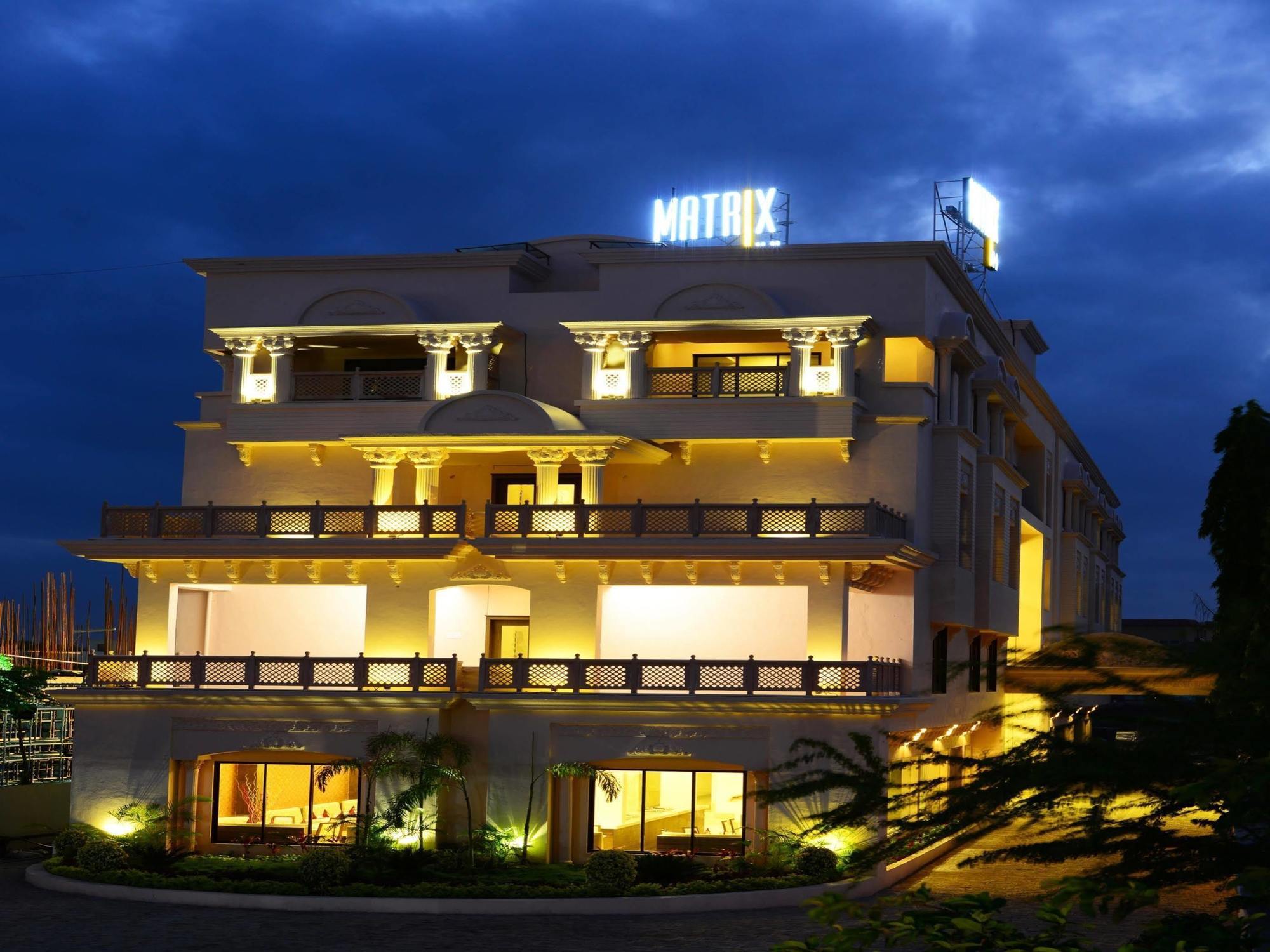 Hotel Jc Castle à Shirdi Extérieur photo