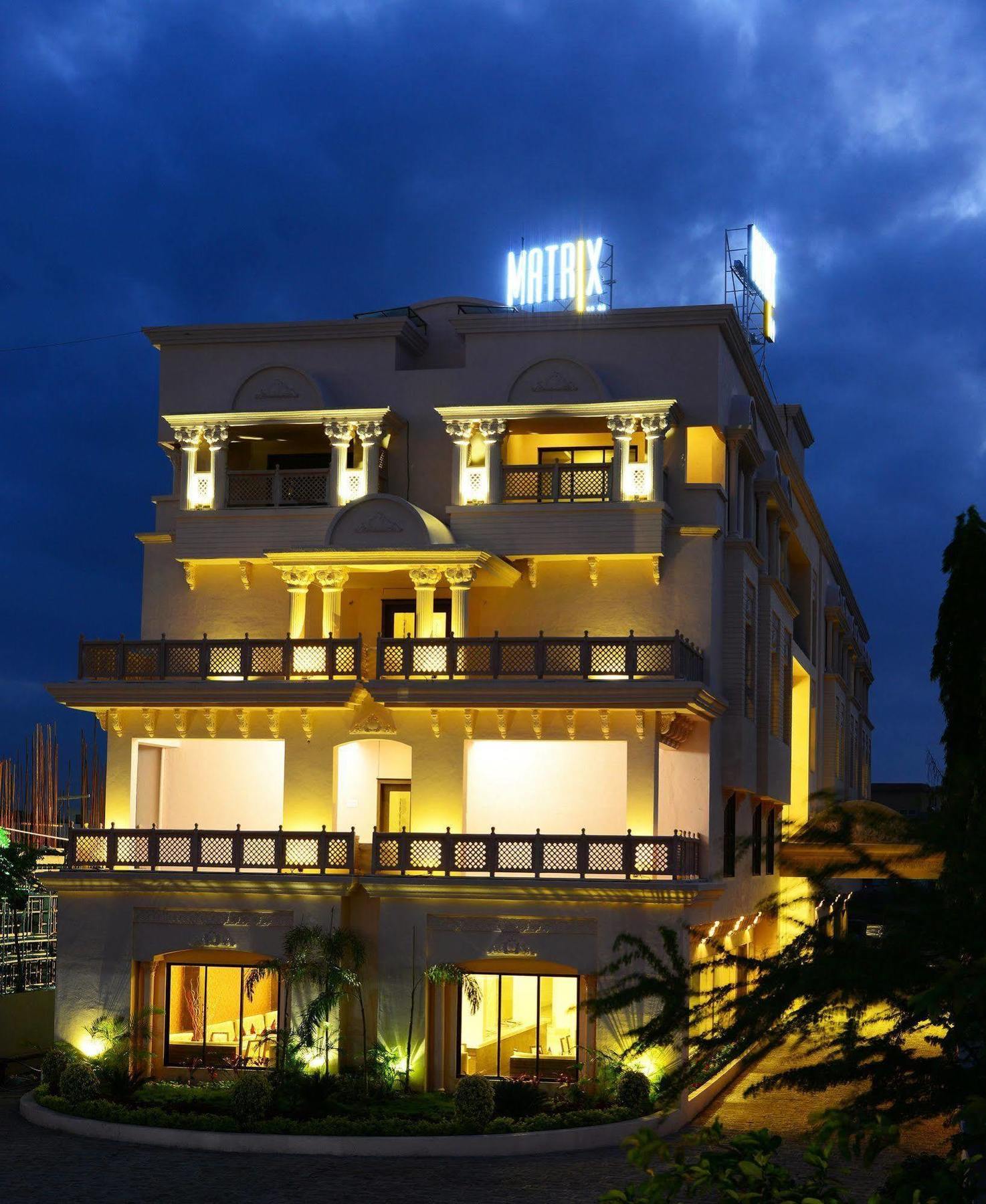 Hotel Jc Castle à Shirdi Extérieur photo